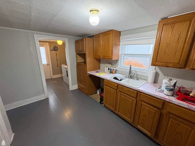 325 N Broadway Street, Lake Orion, MI 48362