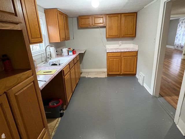 325 N Broadway Street, Lake Orion, MI 48362