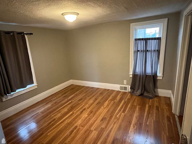 325 N Broadway Street, Lake Orion, MI 48362