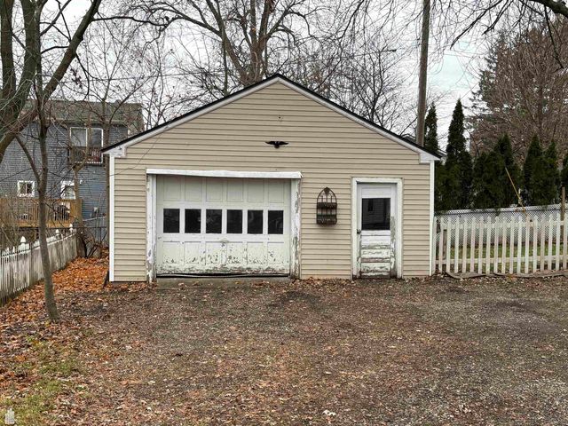 325 N Broadway Street, Lake Orion, MI 48362