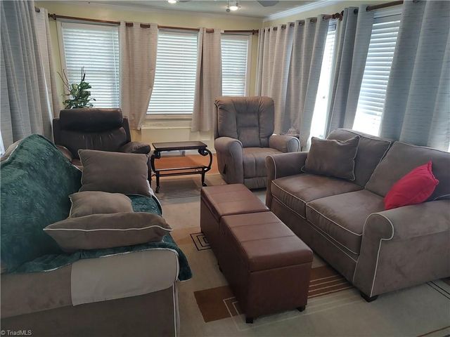 3811 Willowood Drive, Clemmons, NC 27012