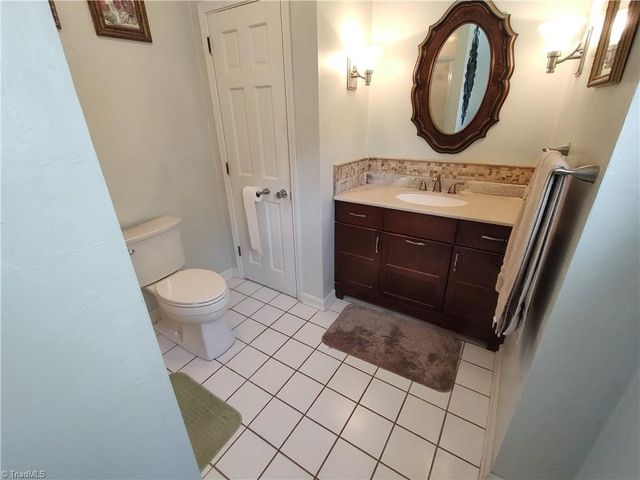 3811 Willowood Drive, Clemmons, NC 27012