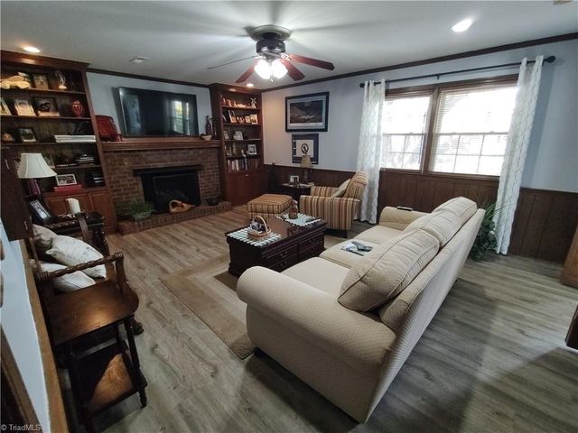 3811 Willowood Drive, Clemmons, NC 27012