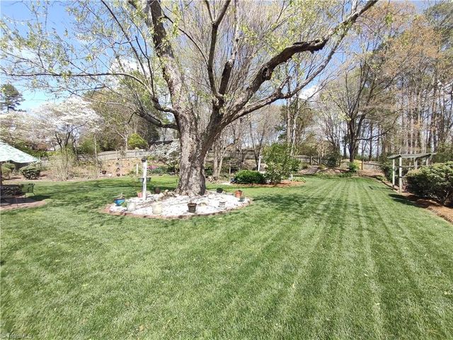 3811 Willowood Drive, Clemmons, NC 27012