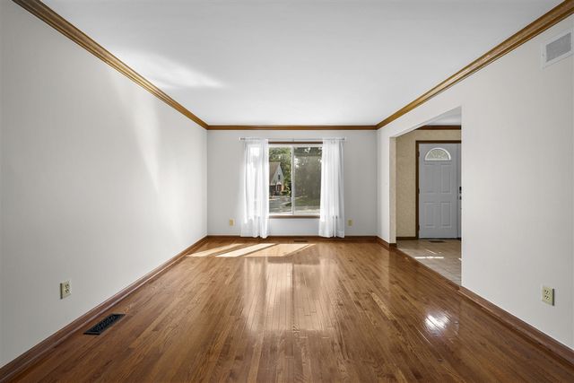 38636 Rutgers Drive, Farmington Hills, MI 48167