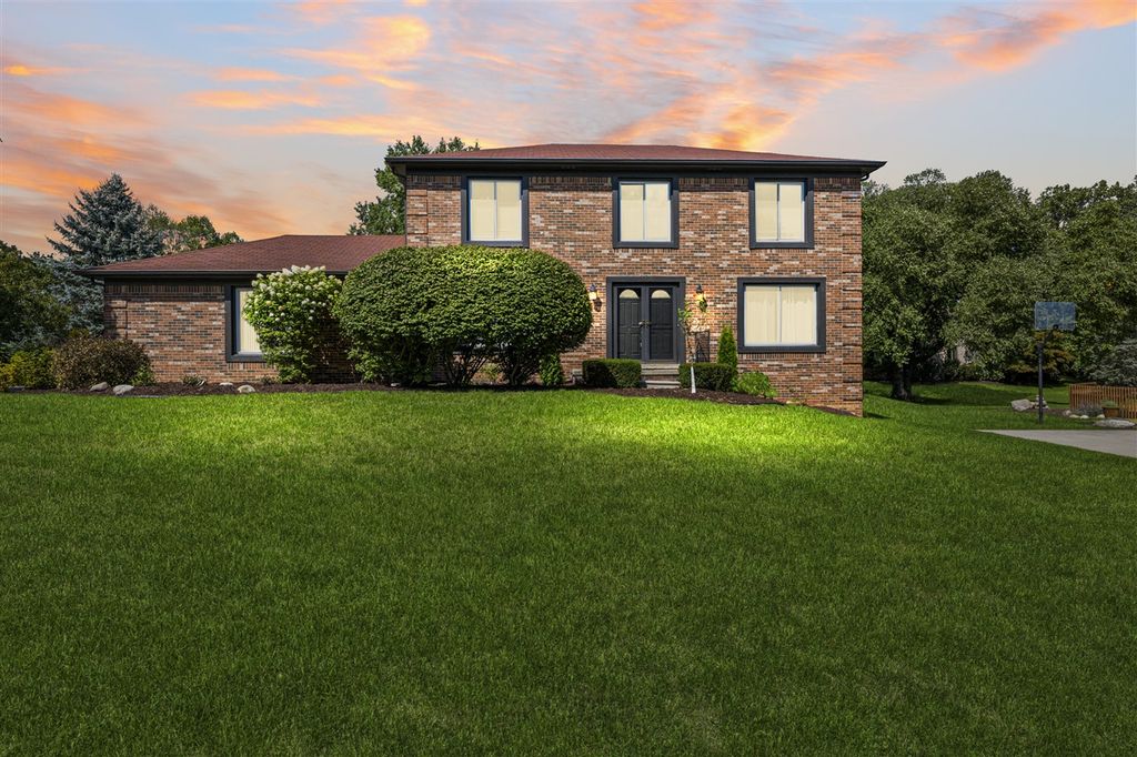 38636 Rutgers Drive, Farmington Hills, MI 48167