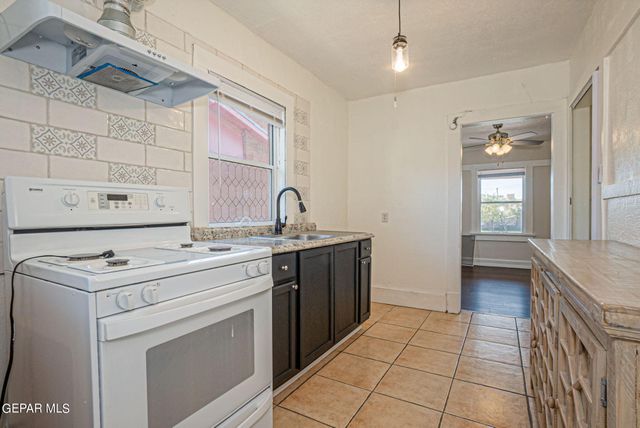 3611 Mountain Avenue, El Paso, TX 79930