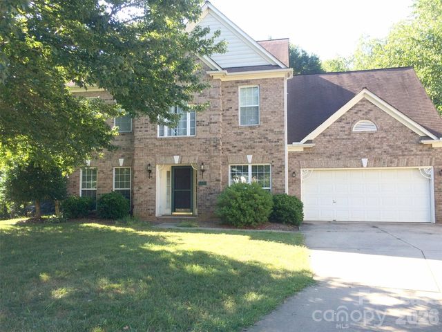 733 Meadow Lake Drive, Matthews, NC 28105