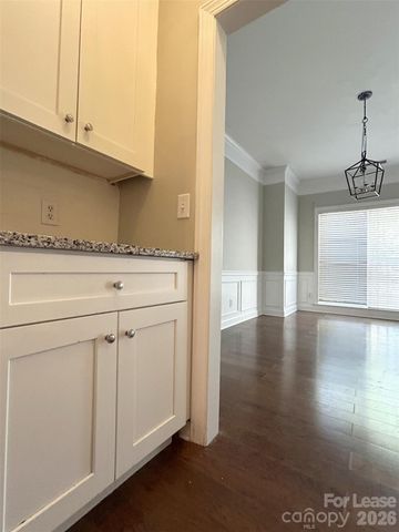 733 Meadow Lake Drive, Matthews, NC 28105