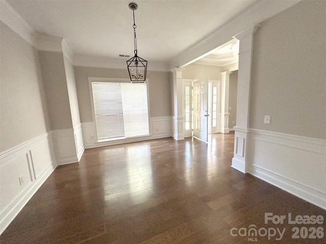 733 Meadow Lake Drive, Matthews, NC 28105