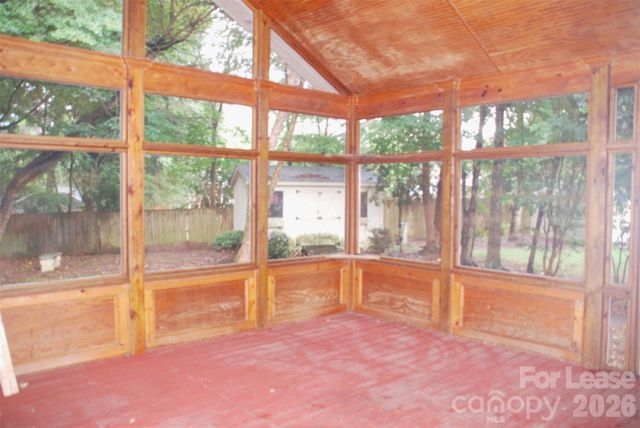 733 Meadow Lake Drive, Matthews, NC 28105