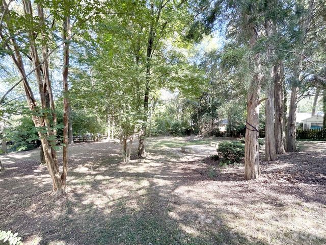 733 Meadow Lake Drive, Matthews, NC 28105