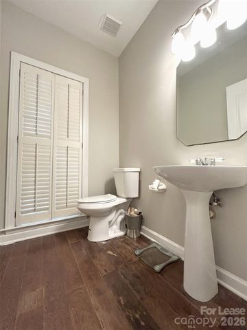 733 Meadow Lake Drive, Matthews, NC 28105