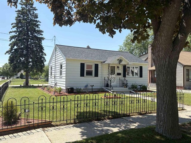 1618 CHICAGO STREET, Green Bay, WI 54304