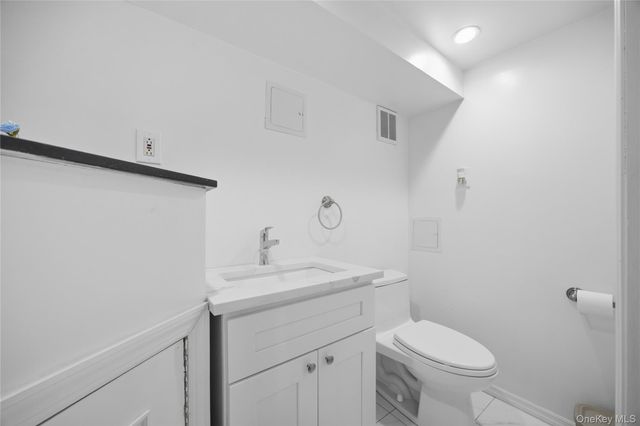 63-55A Douglaston Parkway, Douglaston, NY 11362