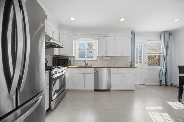 63-55A Douglaston Parkway, Douglaston, NY 11362