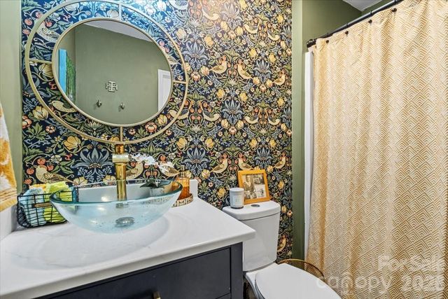 169 Meadow Glen Drive, Troutman, NC 28166