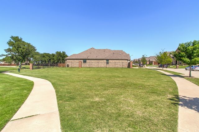 2715 Sky Ridge Road, Arlington, TX 76001