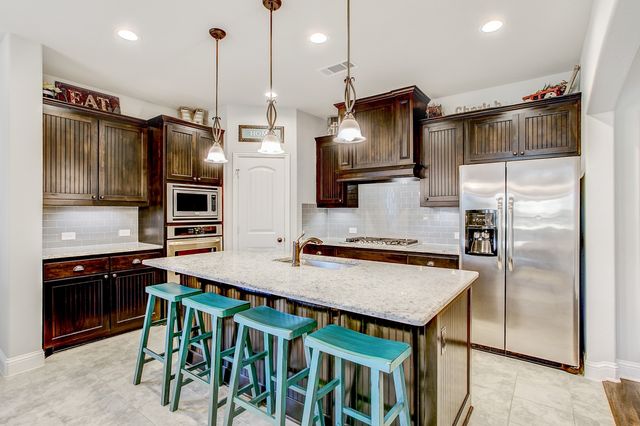2715 Sky Ridge Road, Arlington, TX 76001