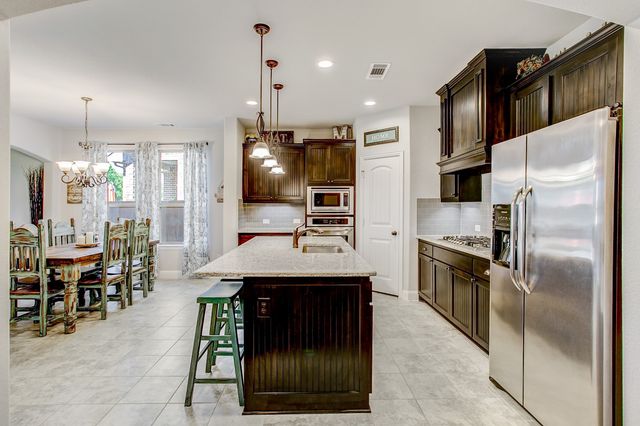 2715 Sky Ridge Road, Arlington, TX 76001
