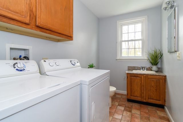 20 Eastleigh Ln, Natick, MA 01760