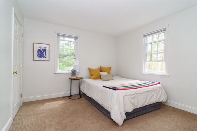 20 Eastleigh Ln, Natick, MA 01760