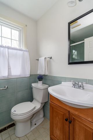 20 Eastleigh Ln, Natick, MA 01760