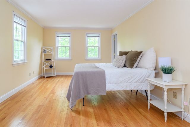 20 Eastleigh Ln, Natick, MA 01760