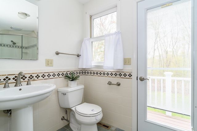 20 Eastleigh Ln, Natick, MA 01760