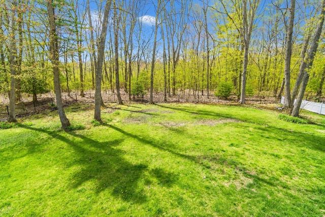 20 Eastleigh Ln, Natick, MA 01760
