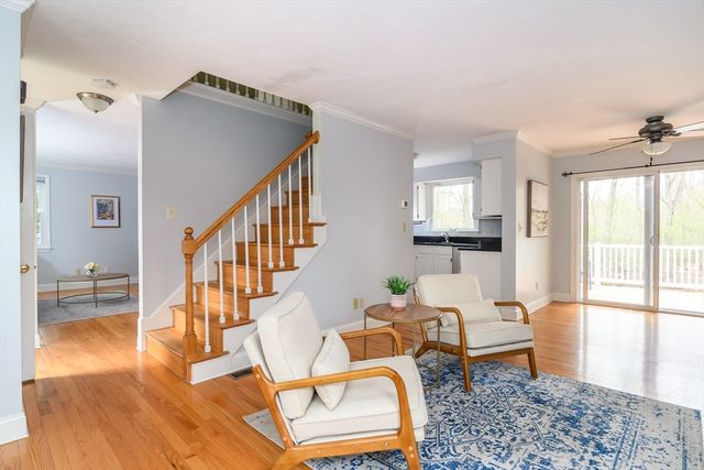 20 Eastleigh Ln, Natick, MA 01760
