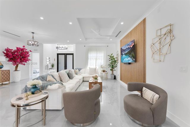 18261 SW 224th St, Miami, FL 33170