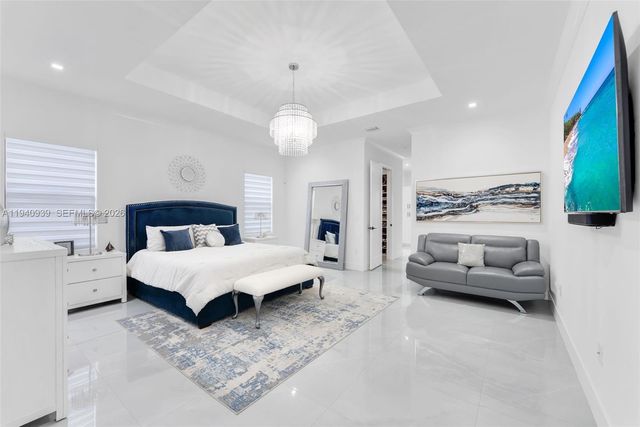 18261 SW 224th St, Miami, FL 33170