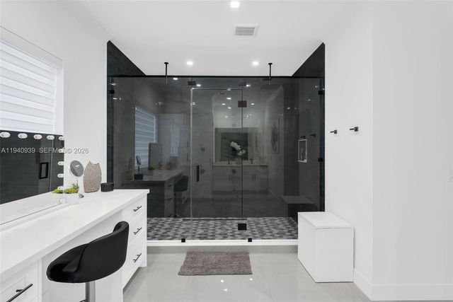 18261 SW 224th St, Miami, FL 33170