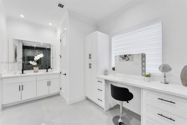 18261 SW 224th St, Miami, FL 33170