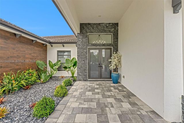 18261 SW 224th St, Miami, FL 33170