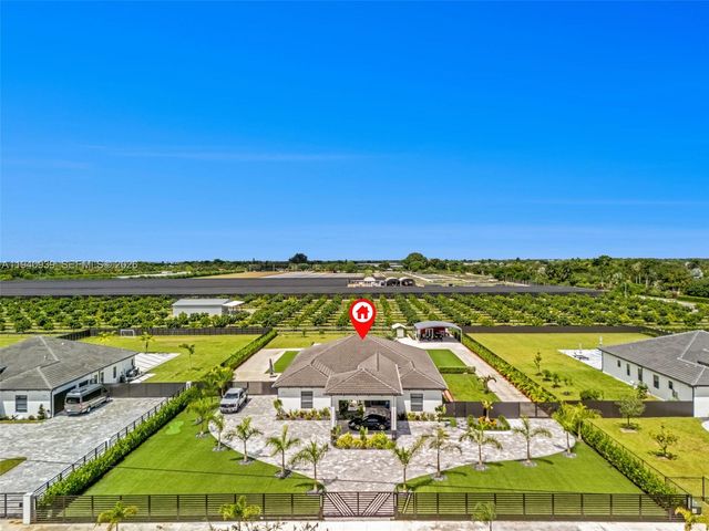 18261 SW 224th St, Miami, FL 33170