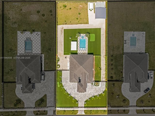 18261 SW 224th St, Miami, FL 33170