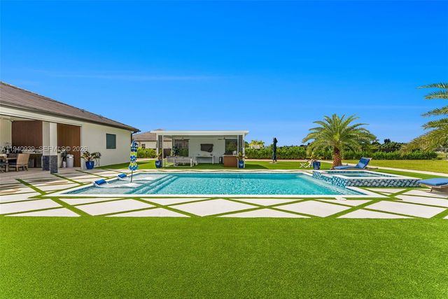 18261 SW 224th St, Miami, FL 33170