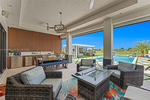 18261 SW 224th St, Miami, FL 33170