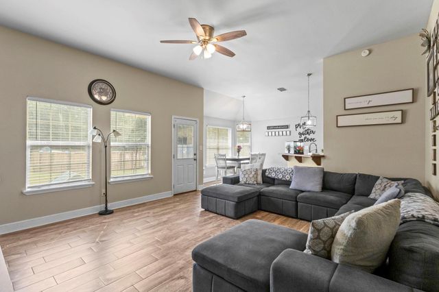 3208 Montclair Street, Orange, TX 77632