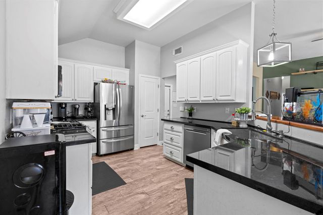 3208 Montclair Street, Orange, TX 77632