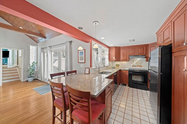 109 Simonds Rd, Lexington, MA 02420
