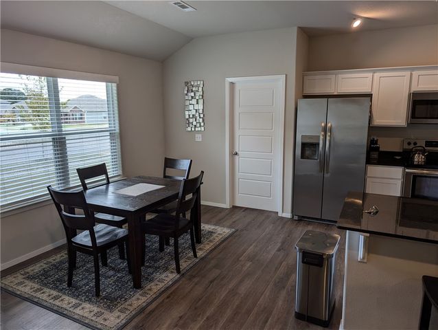 2871 W Emil Drive, Fayetteville, AR 72704