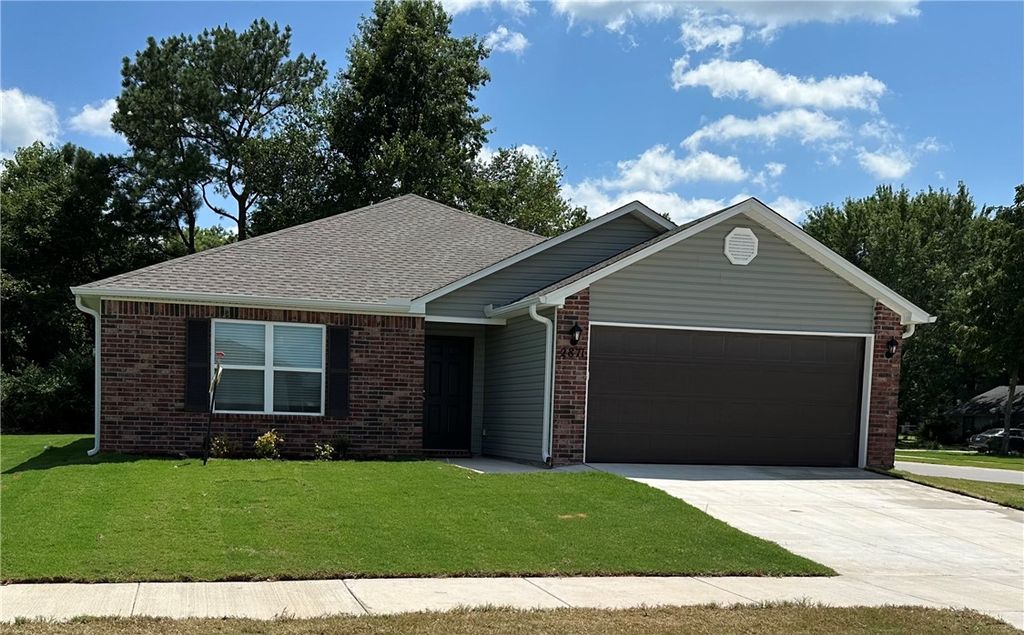 2871 W Emil Drive, Fayetteville, AR 72704