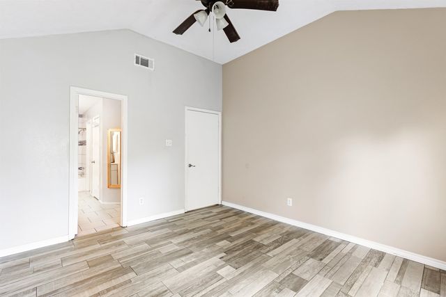 913 Briarcreek Dr, Baytown, TX 77521