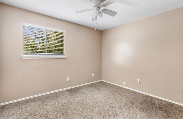 913 Briarcreek Dr, Baytown, TX 77521