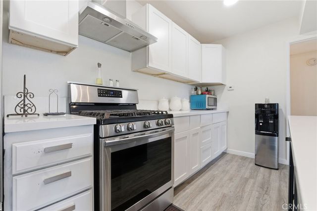 2829 S Fairview Street B, Santa Ana, CA 92704