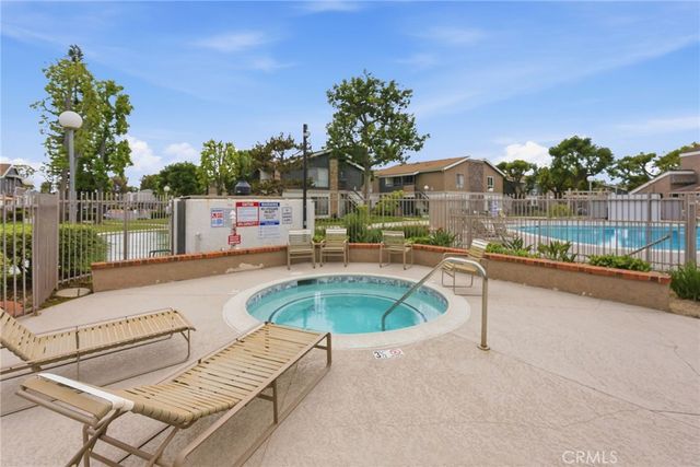 2829 S Fairview Street B, Santa Ana, CA 92704