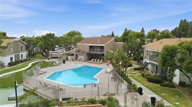 2829 S Fairview Street B, Santa Ana, CA 92704